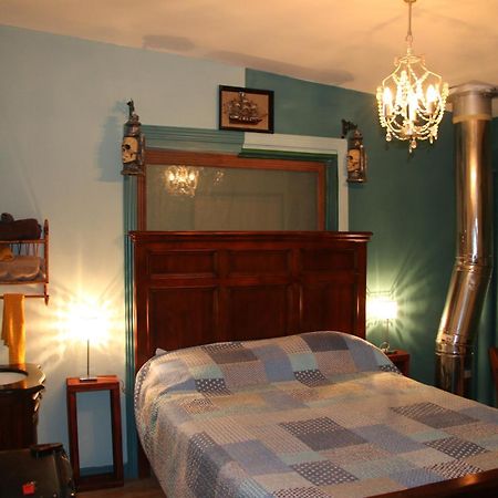 Bed and Breakfast L'Oasis Du Pirate Lévis Exterior foto