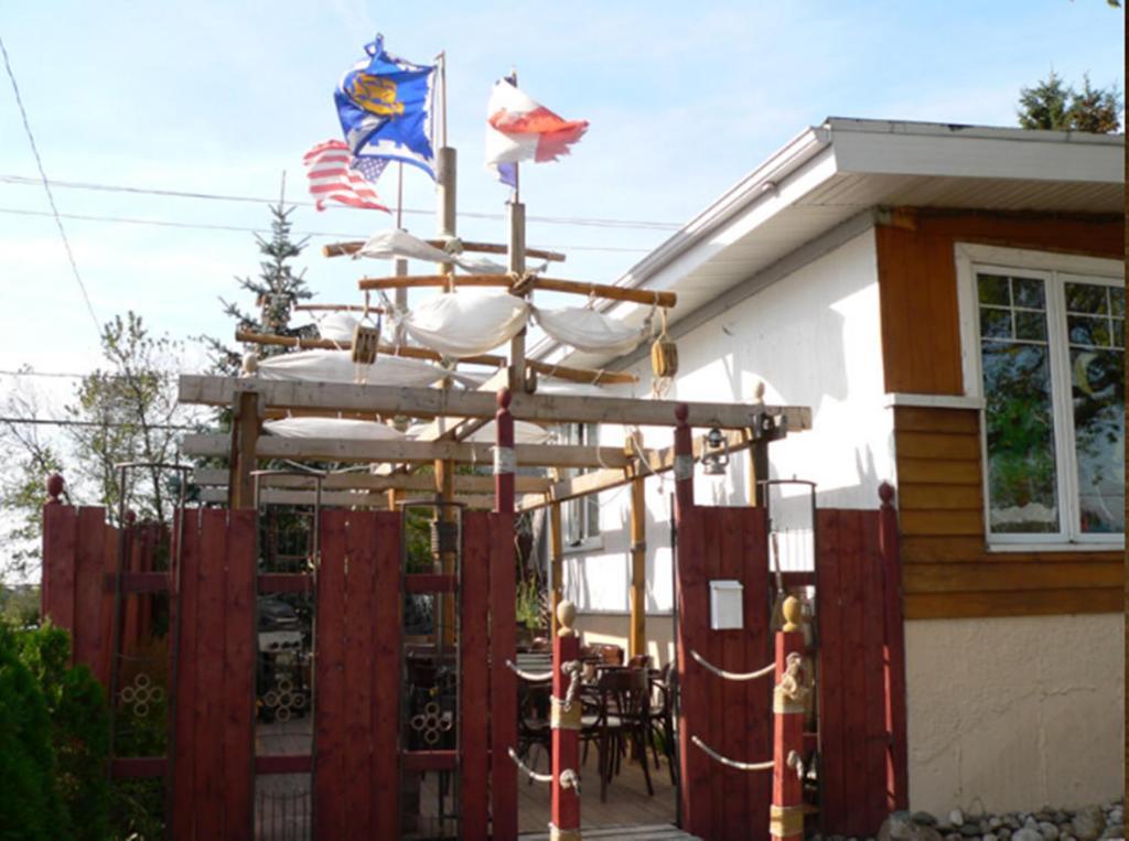 Bed and Breakfast L'Oasis Du Pirate Lévis Exterior foto